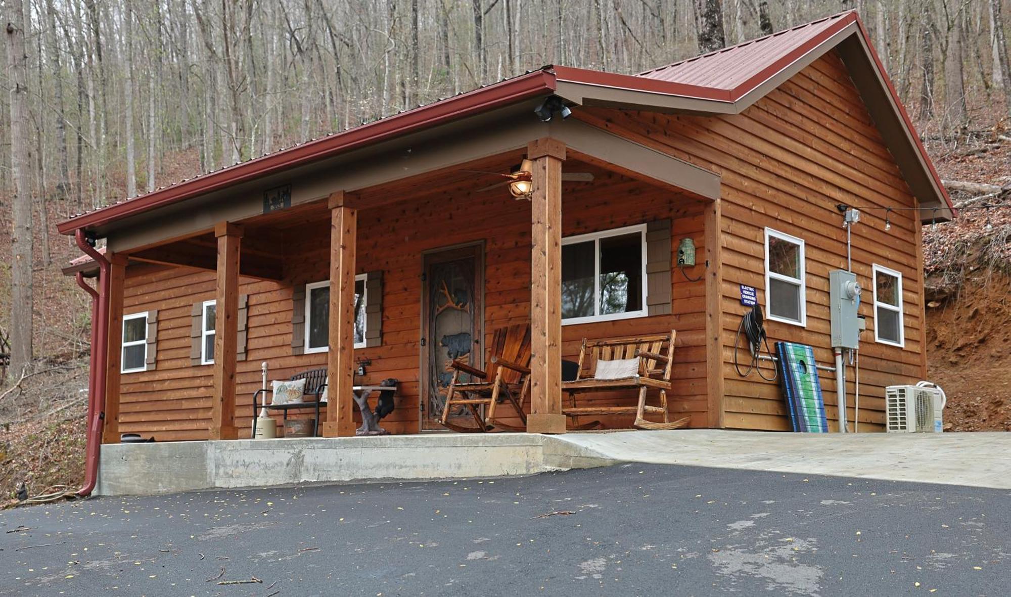 Couple Retreat Cabin-near Smoky Mountain Railroad-hot Tub * Bryson City