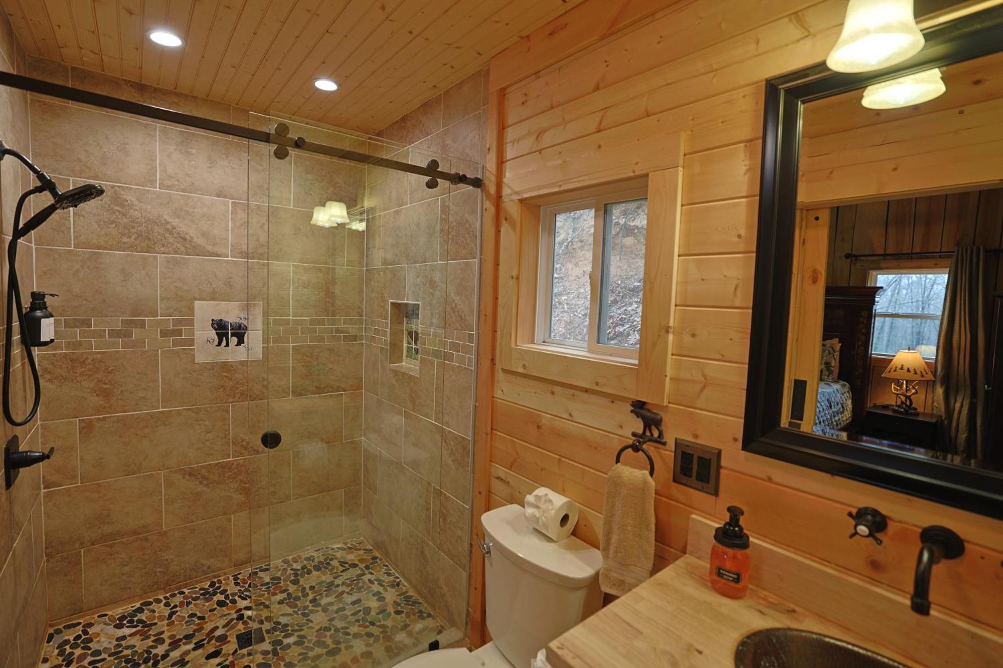 Couple Retreat Cabin-near Smoky Mountain Railroad-hot Tub * Bryson City
