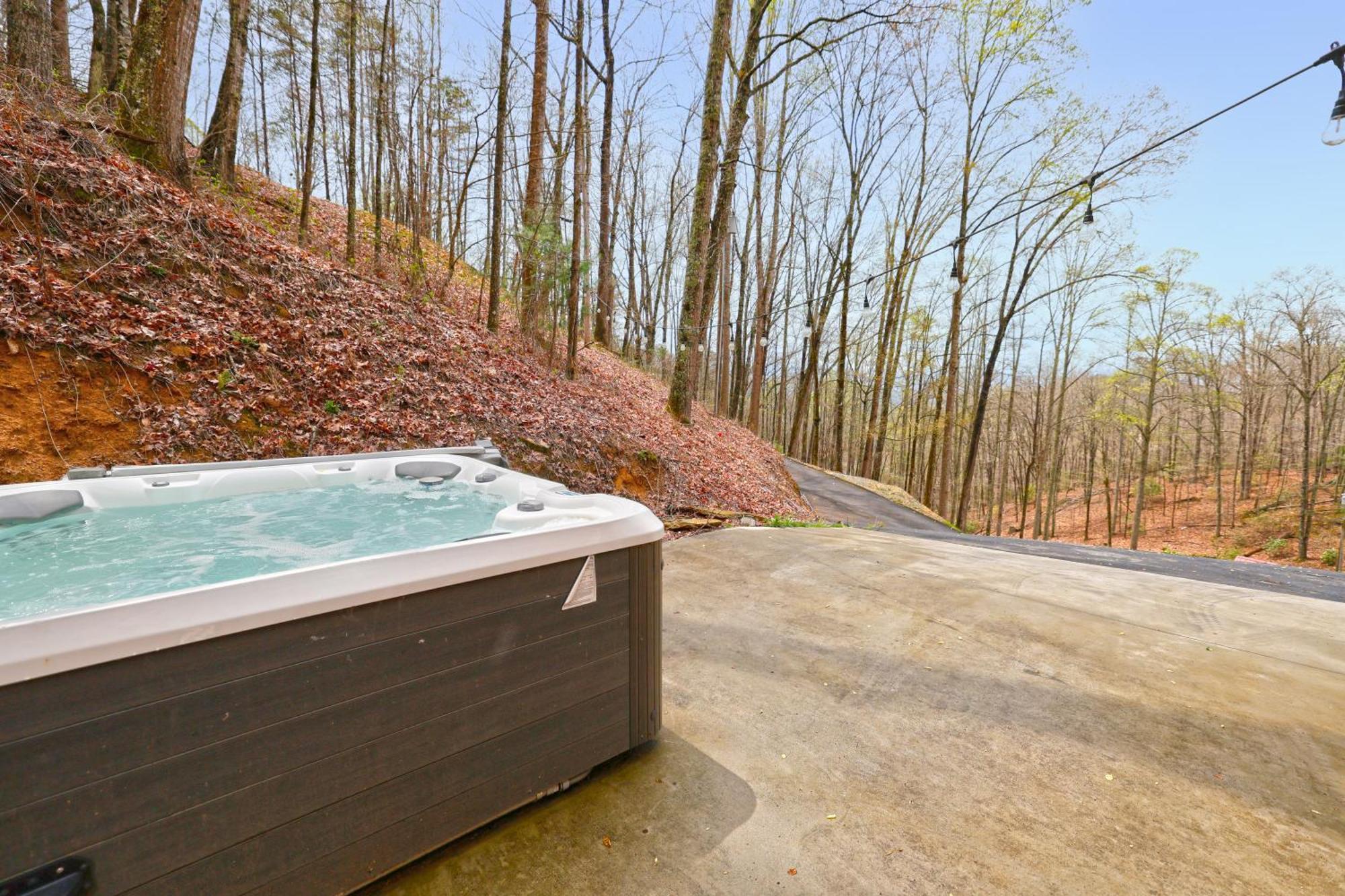 Couple Retreat Cabin-near Smoky Mountain Railroad-hot Tub Bryson City