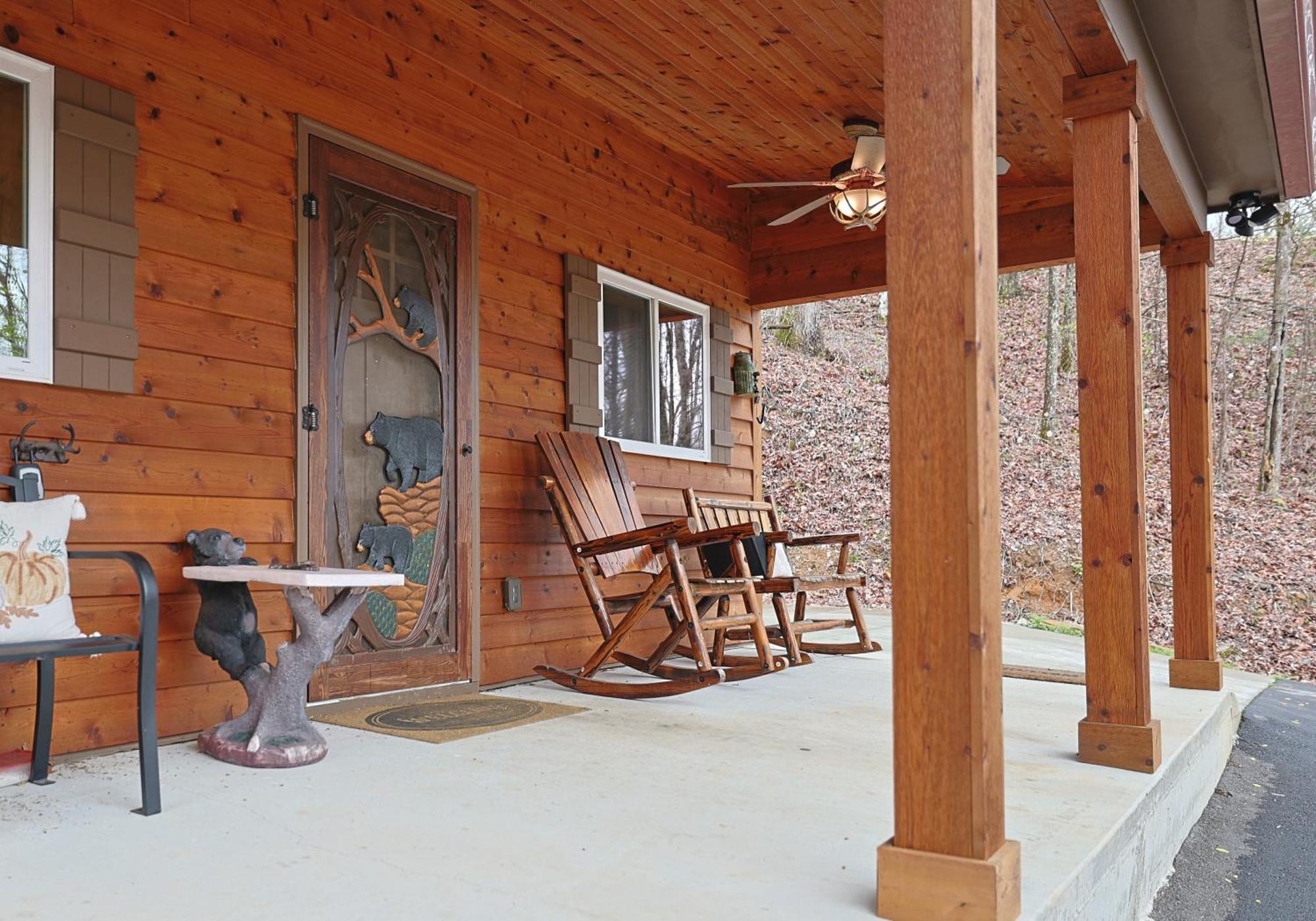 Couple Retreat Cabin-near Smoky Mountain Railroad-hot Tub *