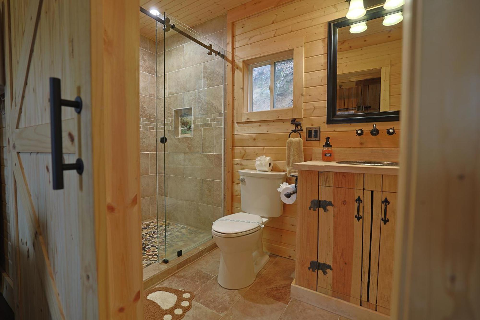 Couple Retreat Cabin-near Smoky Mountain Railroad-hot Tub Holiday home